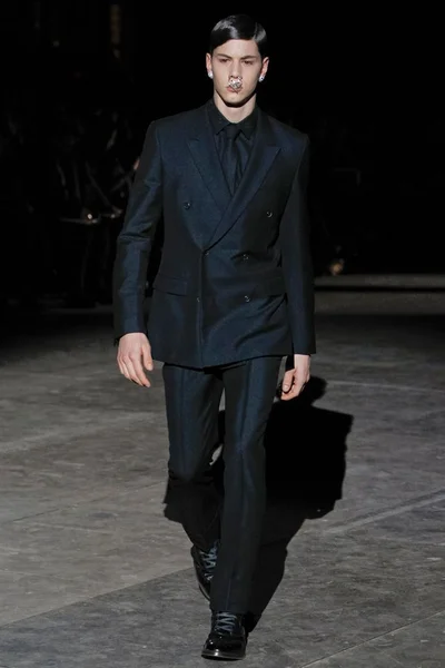 Look 1